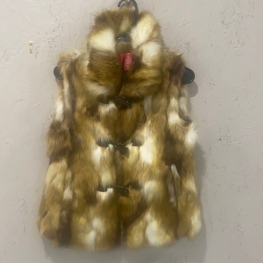Women’s faux fur vest